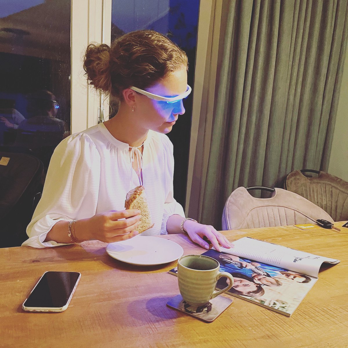 AYOlite lichttherapiebril, lichttherapie, lichtbril, instructie, handleiding, wanneer gebruiken, wanneer effect, winterdepressie, winterdag, slaapproblemen, doorslapen, te vroeg in slaap vallen, te vroeg wakker, nachtdienst, onregelmatige diensten,